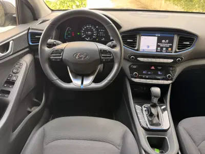 Hyundai Ioniq 2017 - 13250 EUR, 88000 km - AUTO.MOTO.pt - 88000km - foto 9 de 23