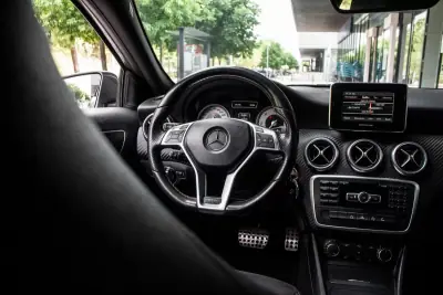 Mercedes-Benz A 180 2015 - 13990 EUR, 263650 km - AUTO.MOTO.pt - 263650km - foto 29 de 34