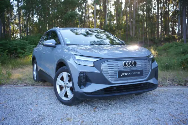 Audi Q4 e-tron 2022 - 28490 EUR, 52000 km - AUTO.MOTO.pt - 52000km - foto 3 de 25