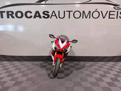 Honda CBR 1000RR 2015 - 14500 EUR, 33944 km - AUTO.MOTO.pt - 33944km - foto 6 de 21