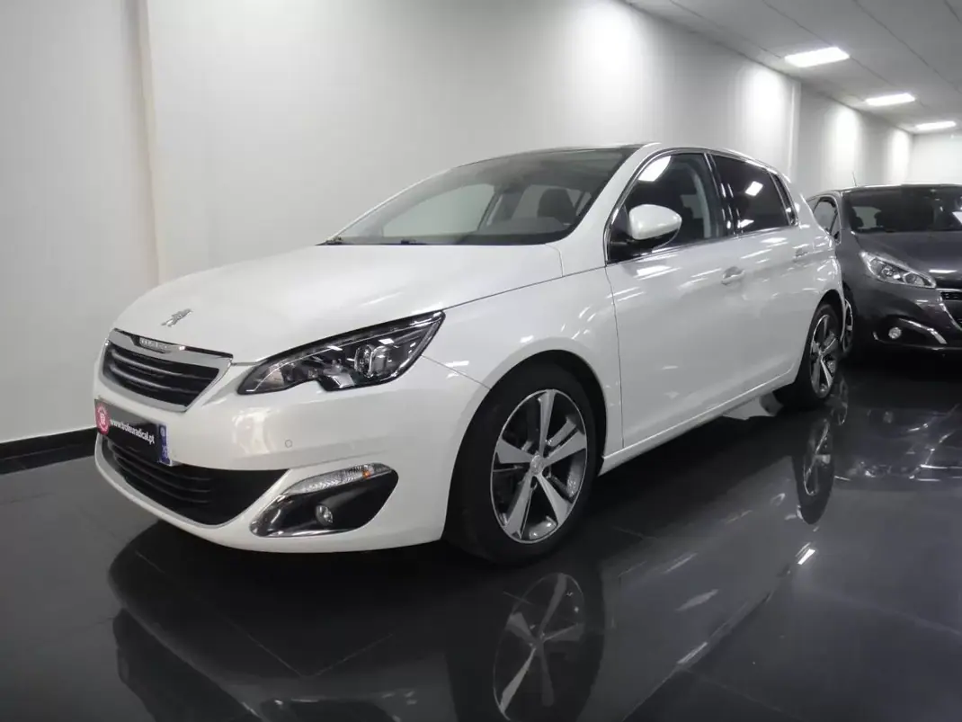 Peugeot 308 2016 - 10500 EUR, 136000 km - AUTO.MOTO.pt - 136000km - foto 1 de 26