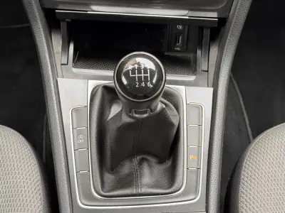Volkswagen Golf 2017 - 14500 EUR, 123332 km - AUTO.MOTO.pt - 123332km - foto 21 de 26