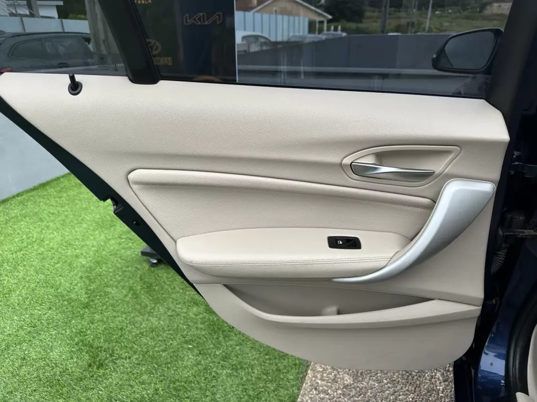 BMW 116 2012 - 11900 EUR, 230000 km - AUTO.MOTO.pt - 230000km - foto 55 de 65