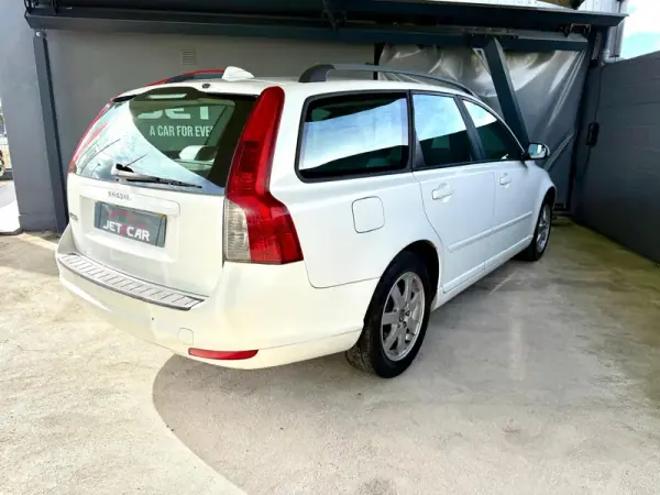 Volvo V50 2008 - 7990 EUR, 228855 km - AUTO.MOTO.pt - 228855km - foto 5 de 15