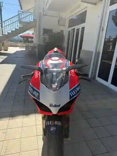 Ducati Panigale V4 S 2018 - 23000 EUR, 8300 km - 8300km - foto 4 de 7