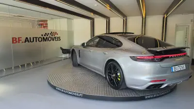 Porsche Panamera 2023 - 97500 EUR, 25369 km - AUTO.MOTO.pt - 25369km - foto 3 de 53