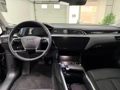 Audi e-tron 2019 - 27990 EUR, 113000 km - AUTO.MOTO.pt - 113000km - foto 8 de 35