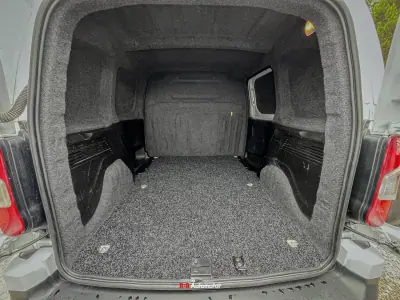 Opel COMBO 2022 - 14300 EUR, 79000 km - 79000km - foto 6 de 23
