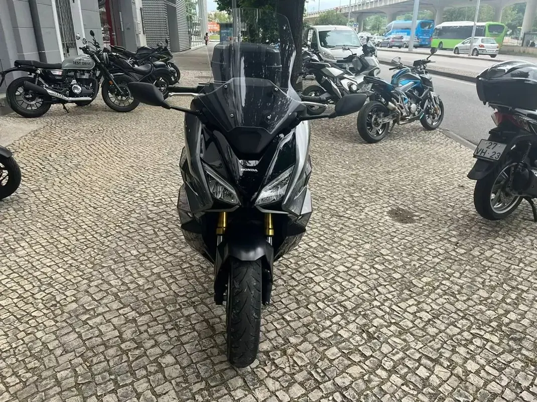 Honda Forza 2023 - 9350 EUR, 11932 km - AUTO.MOTO.pt - 11932km - foto 2 de 12