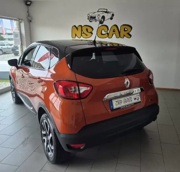 Renault Captur 2017 - 14750 EUR, 130625 km - AUTO.MOTO.pt - 130625km - foto 3 de 8