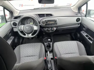 Toyota Yaris 2014 - 10990 EUR, 149000 km - AUTO.MOTO.pt - 149000km - foto 17 de 19