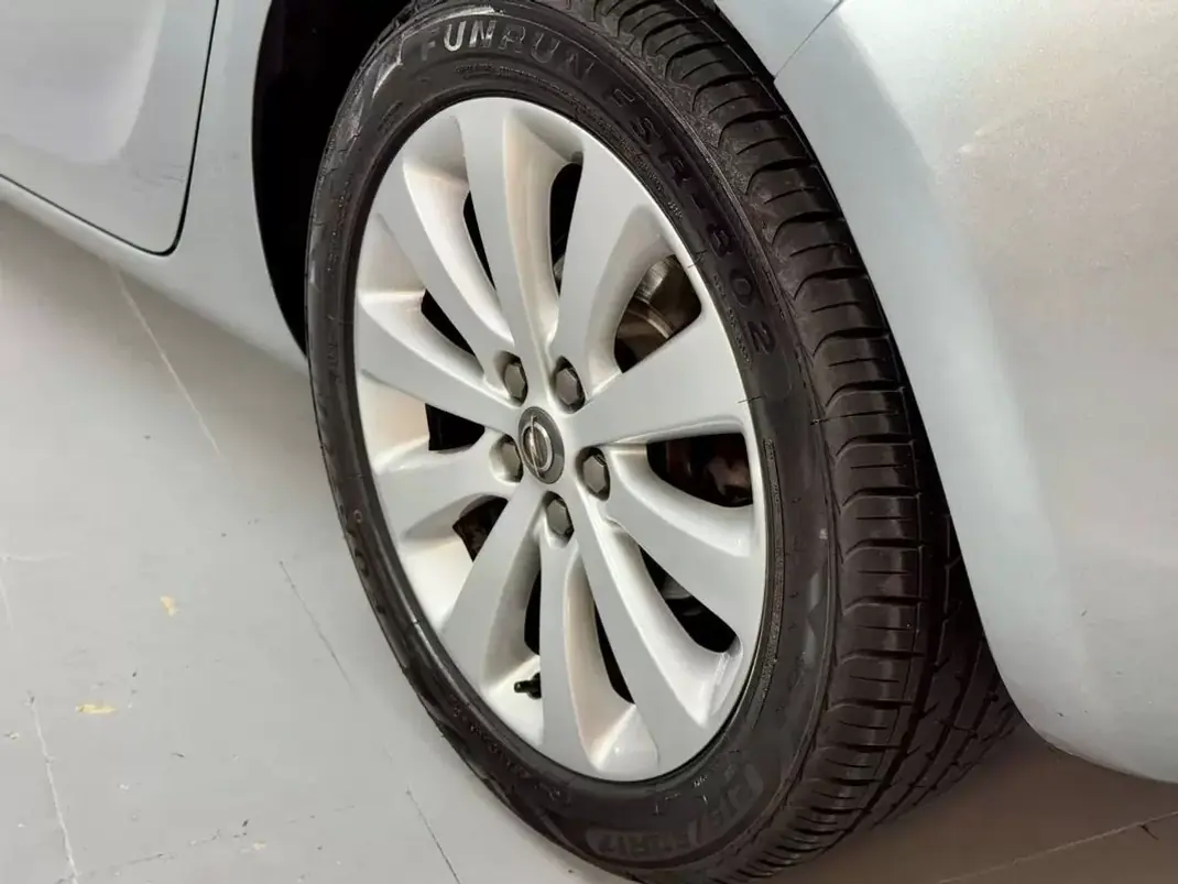 Opel Astra 2012 - 6250 EUR, 154000 km - AUTO.MOTO.pt - 154000km - foto 17 de 52