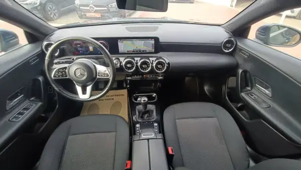 Mercedes-Benz CLA 180 2020 - 23990 EUR, 152000 km - AUTO.MOTO.pt - 152000km - foto 8 de 39
