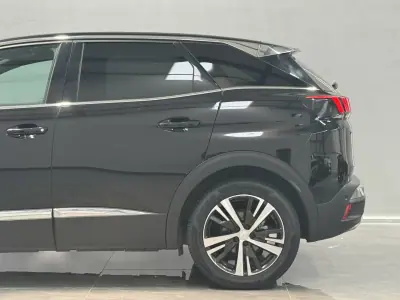 Peugeot 3008 2018 - 16990 EUR, 121000 km - AUTO.MOTO.pt - 121000km - foto 11 de 31