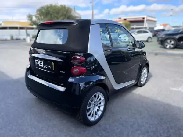 Smart Fortwo Cabrio 2011 - 8900 EUR, 129245 km - AUTO.MOTO.pt - 129245km - foto 16 de 29
