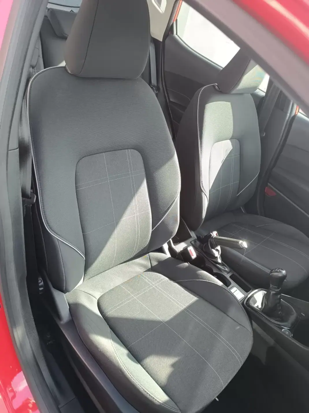 Ford Fiesta 2018 - 9900 EUR, 149596 km - AUTO.MOTO.pt - 149596km - foto 24 de 28