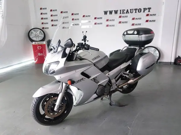Yamaha FJR 1300ES 2003 - 5490 EUR, 111480 km - AUTO.MOTO.pt - 111480km - foto 3 de 13