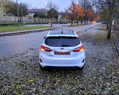 Ford Fiesta 2018 - 12990 EUR, 169000 km - AUTO.MOTO.pt - 169000km - foto 5 de 16