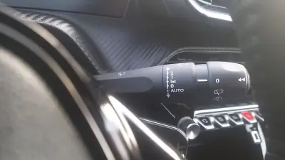 Peugeot 2008 2023 - 18250 EUR, 30000 km - AUTO.MOTO.pt - 30000km - foto 42 de 44