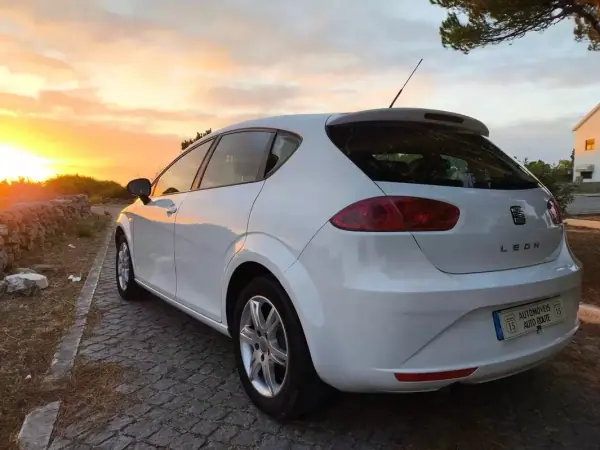 SEAT Leon 2012 - 8965 EUR, 168000 km - AUTO.MOTO.pt - 168000km - foto 3 de 12