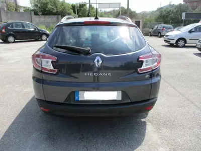 Renault Mégane Sport Tourer 2009 - 5900 EUR, 140000 km - AUTO.MOTO.pt - 140000km - foto 7 de 13