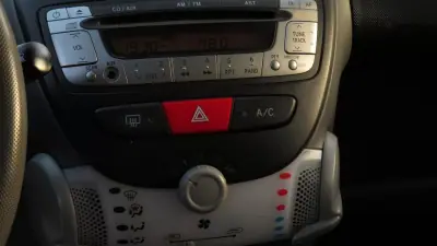 Citroën C1 2011 - 6600 EUR, 134000 km - 134000km - foto 15 de 18