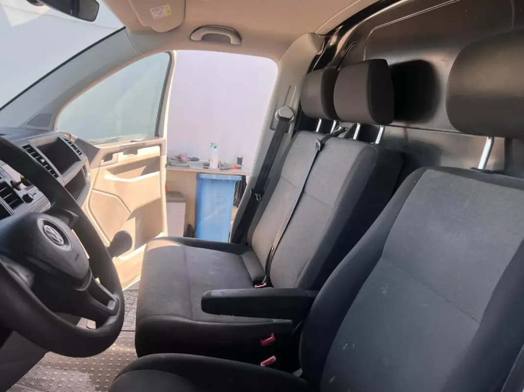 Volkswagen Transporter 2019 - 16500 EUR, 203450 km - AUTO.MOTO.pt - 203450km - foto 10 de 12