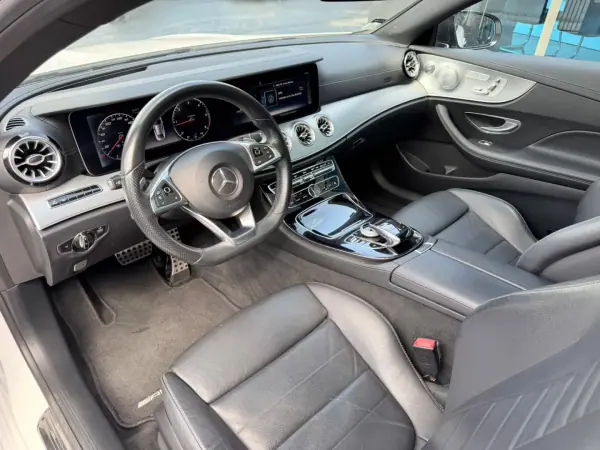 Mercedes-Benz E 220 2017 - 36900 EUR, 165000 km - AUTO.MOTO.pt - 165000km - foto 8 de 13