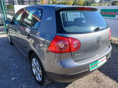 Volkswagen Golf 2006 - 7150 EUR, 102943 km - AUTO.MOTO.pt - 102943km - foto 11 de 26