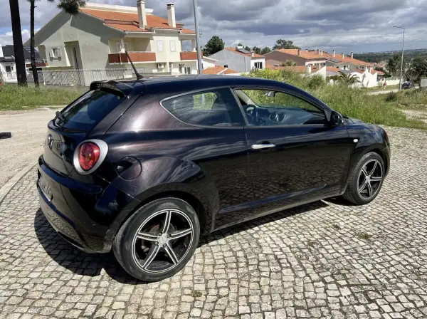 Alfa Romeo MiTo 2011 - 5899 EUR, 191000 km - AUTO.MOTO.pt - 191000km - foto 5 de 8