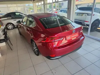 Lexus IS 300H 2017 - 25900 EUR, 68000 km - AUTO.MOTO.pt - 68000km - foto 8 de 38