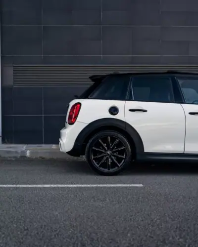 MINI Cooper 2015 - 19990 EUR, 135300 km - AUTO.MOTO.pt - 135300km - foto 50 de 54