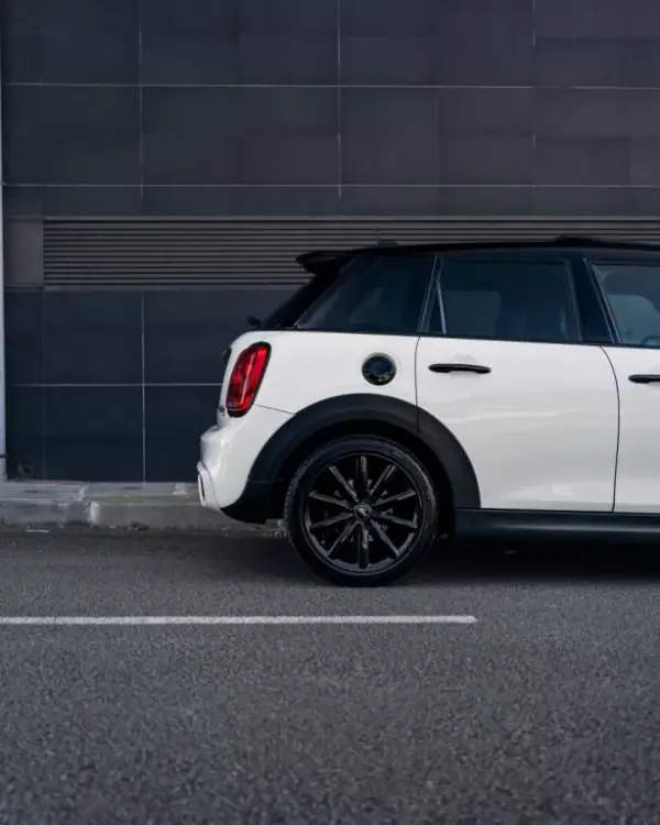 MINI Cooper 2015 - 19990 EUR, 135300 km - AUTO.MOTO.pt - 135300km - foto 50 de 54