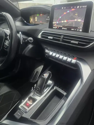 Peugeot 3008 2018 - 22950 EUR, 162300 km - AUTO.MOTO.pt - 162300km - foto 17 de 29