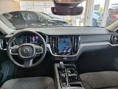 Volvo V60 2024 - 36500 EUR, 69000 km - AUTO.MOTO.pt - 69000km - foto 23 de 35