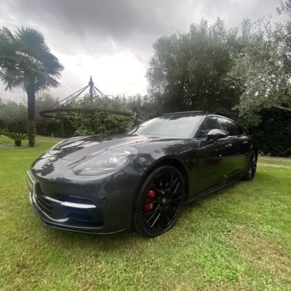 Porsche Panamera Sport Turismo 2019 - 69990 EUR, 210000 km - AUTO.MOTO.pt - 210000km - foto 47 de 50