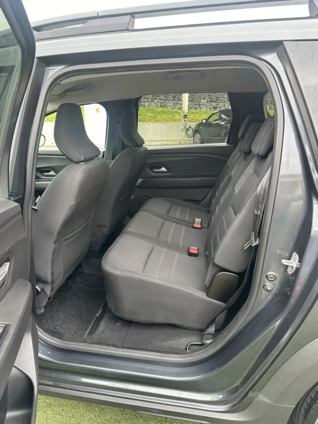 Dacia Jogger 2023 - 20990 EUR, 29799 km - 29799km - foto 14 de 15