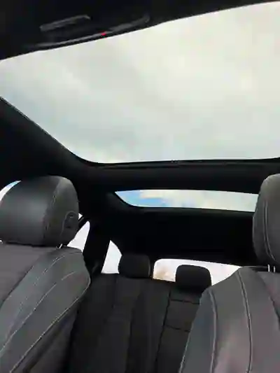 Mercedes-Benz E 300 2020 - 35500 EUR, 151500 km - AUTO.MOTO.pt - 151500km - foto 6 de 11