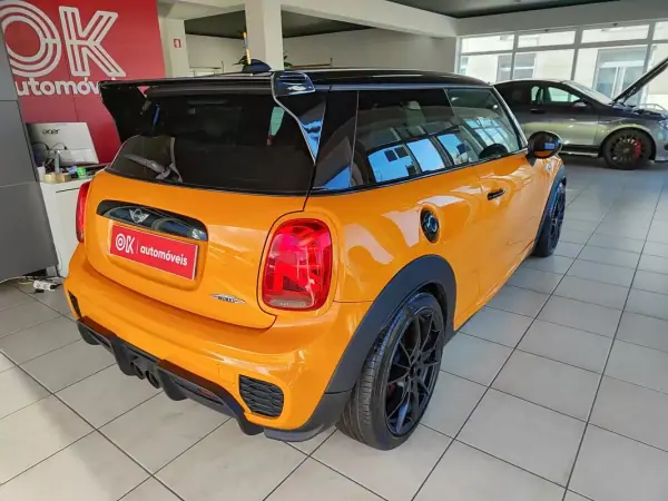 MINI John Cooper Works 2015 - 21500 EUR, 91950 km - AUTO.MOTO.pt - 91950km - foto 11 de 38