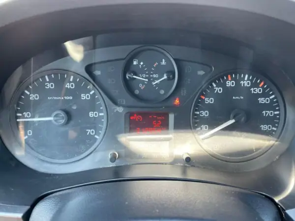 Citroën Berlingo 2017 - 9900 EUR, 312000 km - AUTO.MOTO.pt - 312000km - foto 14 de 14