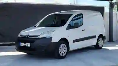 Citroën Berlingo 2017 - 10490 EUR, 225000 km - AUTO.MOTO.pt - 225000km - foto 2 de 15