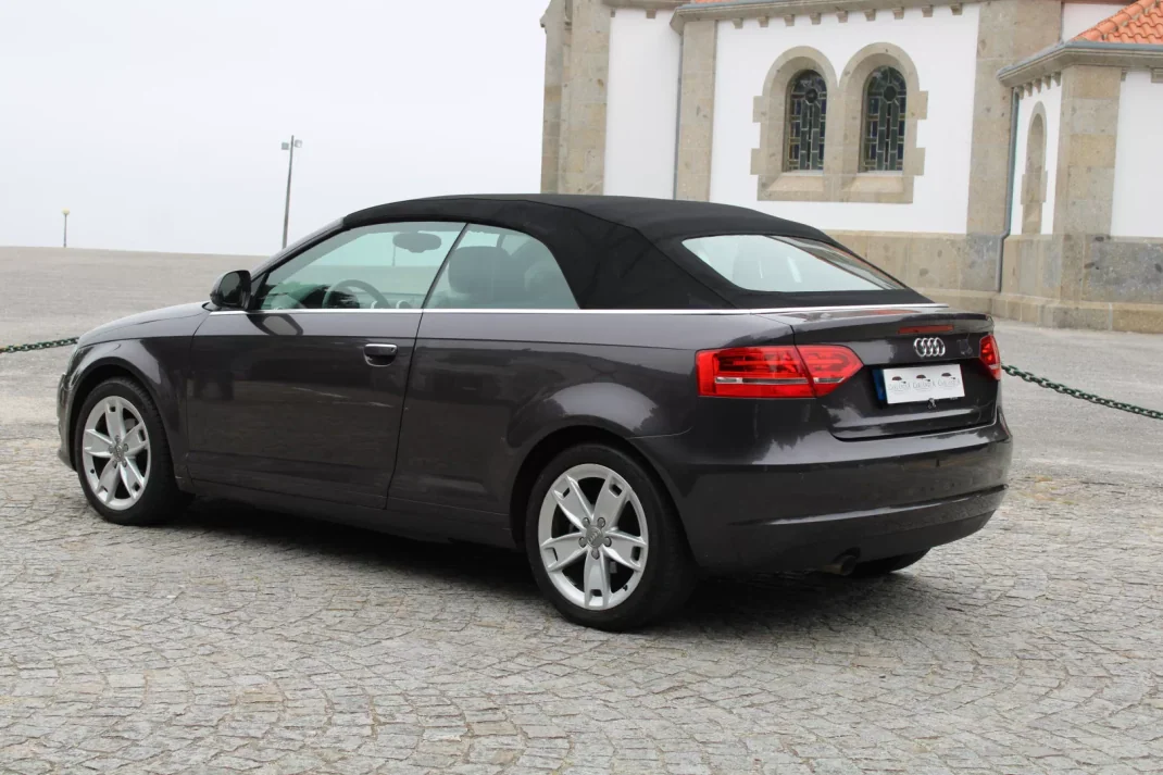 Audi A3 Cabrio 2009 - 11990 EUR, 180000 km - AUTO.MOTO.pt - 180000km - foto 5 de 42