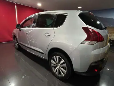 Peugeot 3008 2014 - 10950 EUR, 233000 km - AUTO.MOTO.pt - 233000km - foto 9 de 17