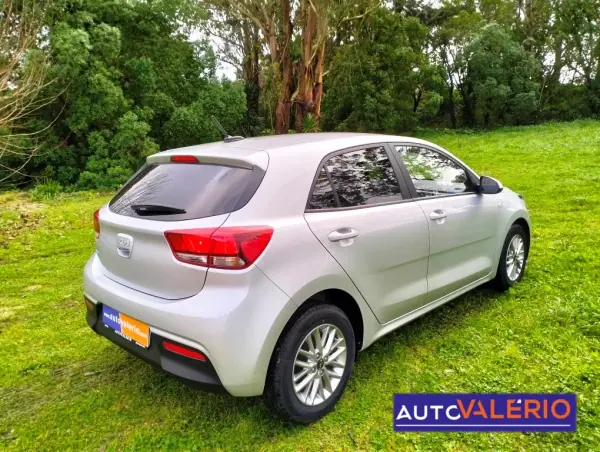 Kia Rio 2021 - 14450 EUR, 70980 km - AUTO.MOTO.pt - 70980km - foto 8 de 32