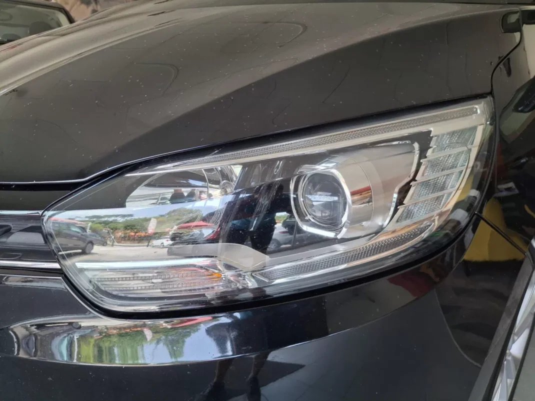 Renault Grand Scénic 2019 - 16700 EUR, 173000 km - AUTO.MOTO.pt - 173000km - foto 7 de 18