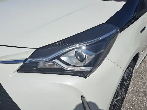 Toyota Yaris 2018 - 16750 EUR, 57032 km - AUTO.MOTO.pt - 57032km - foto 4 de 35