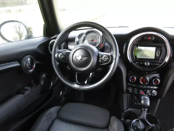 MINI 3 Portas 2018 - 18490 EUR, 164000 km - AUTO.MOTO.pt - 164000km - foto 35 de 53