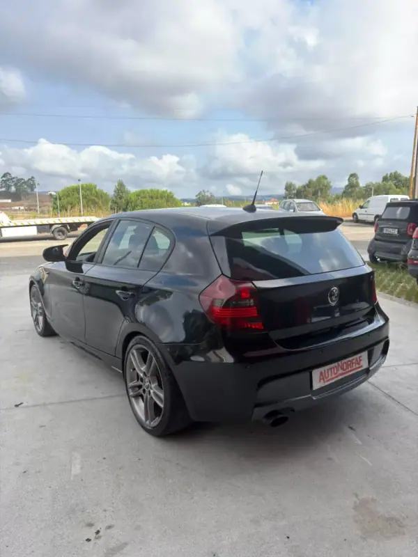 BMW 118 2010 - 12000 EUR, 176393 km - AUTO.MOTO.pt - 176393km - foto 4 de 18