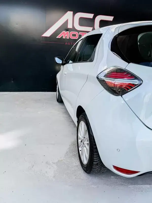Renault Zoe 2021 - 16900 EUR, 23000 km - AUTO.MOTO.pt - 23000km - foto 10 de 15