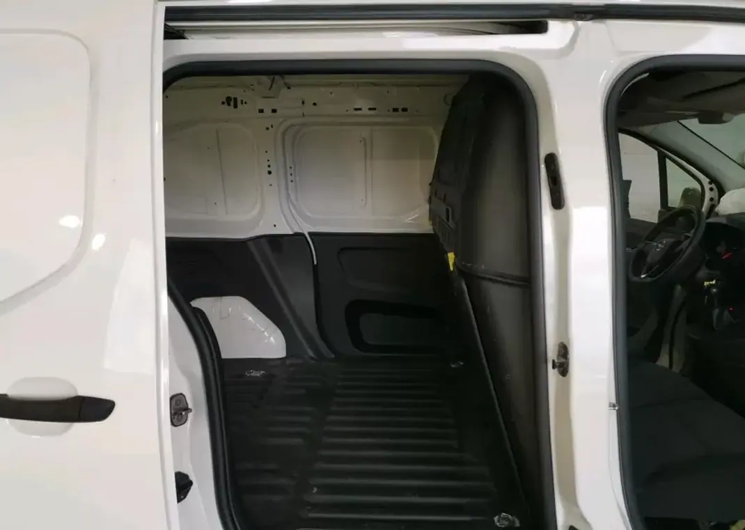 Opel Combo 2022 - 14750 EUR, 94274 km - AUTO.MOTO.pt - 94274km - foto 7 de 7